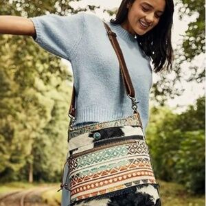 NWT - Spring Breeze Shoulder Bag